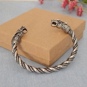 Wolf Dragon Double-Head Stainless Twist Bangle